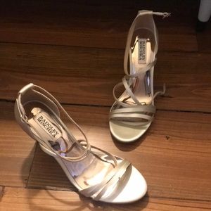 Badgley Mischka sz 7.5 cream satin wedges